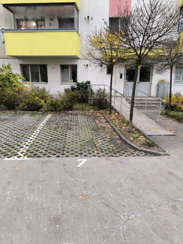 Închiriez loc de parcare ISG Residence