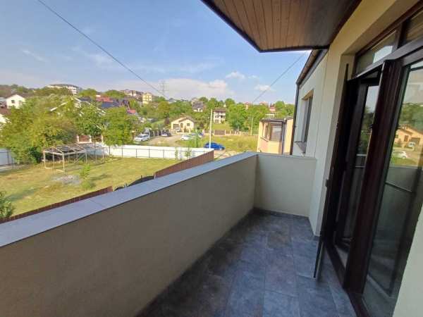 Casa de inchiriat Iasi, Valea Adanca, spatiu generos, 2 locuri parcare