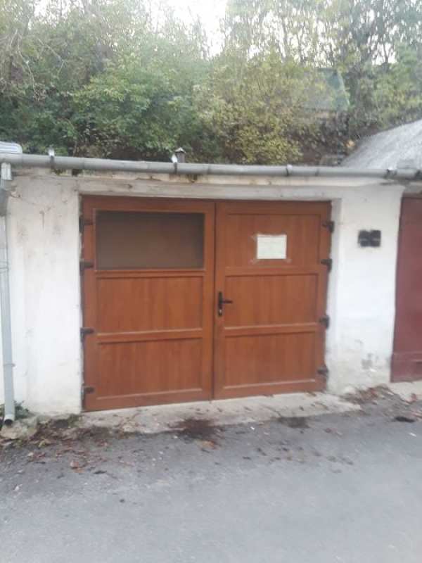 Garaj cu beci  In Simleu Silvaniei zona Bradet