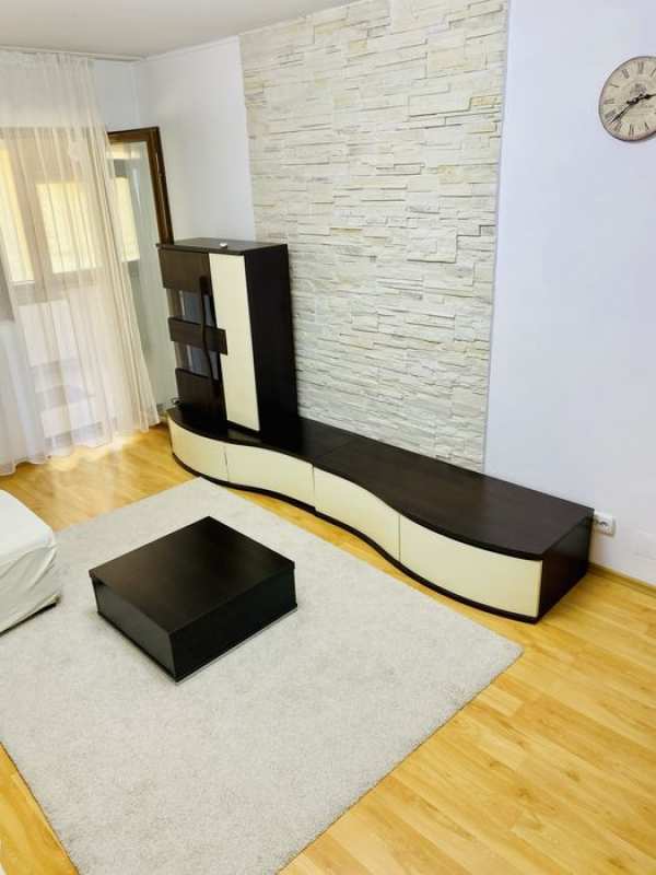 Inchiriez ap 3 camere Popesti Leordeni