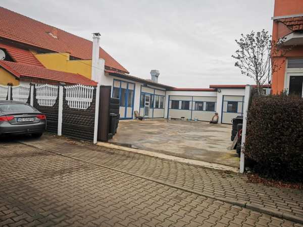 Închiriez hale, ideale pentru service auto sau  depozit