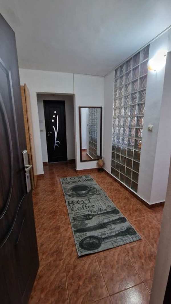 Se închiriază apartament în Filiași cu 2 camere.