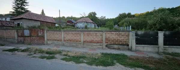 Refugiu la țară, aproape de Cluj – casă cu livadă în Cheșău