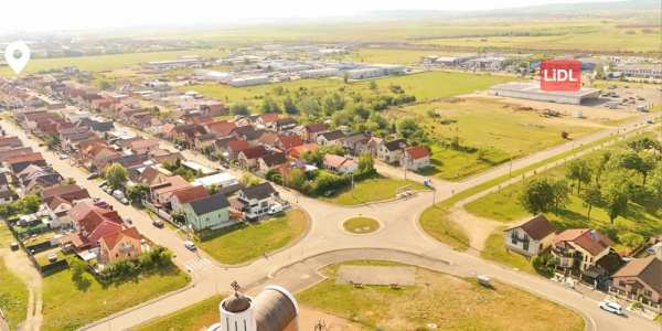 Teren intravilan  - Oradea  > Apă Canalizare Curent Gaz  - TINERETULUI