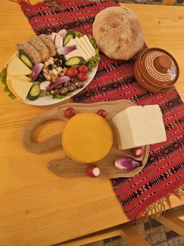 Casă cu Punct Gastronomic – Valea Doftanei