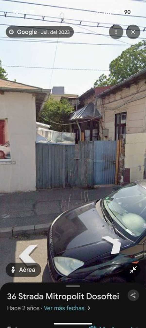 Vand casa la curte Parcul Carol 3 camere plus mansardă