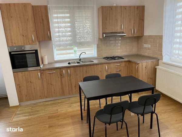 Casa 3 camere singur in curte
