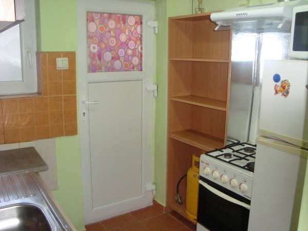 dau in chirie garsoniera la casa pentru o persoana