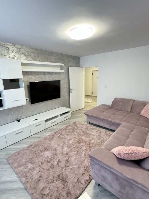 Inchiriez Apartament 4 Camere Ultracentral Pitesti