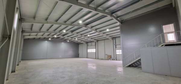 Închiriez hală pe Calea Feldioarei,600 mp