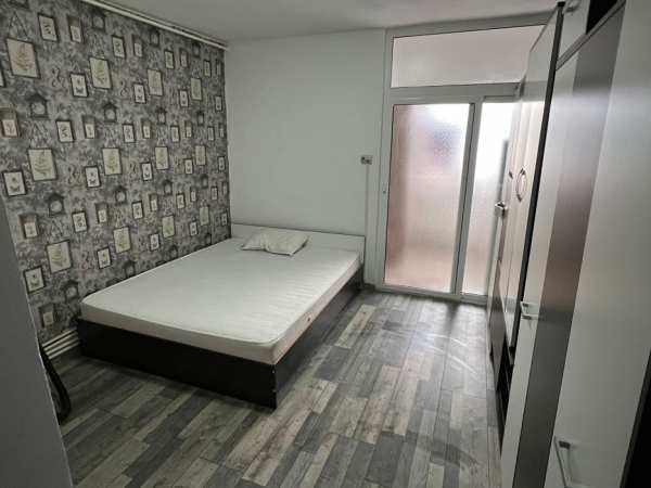 Închiriez garsoniera