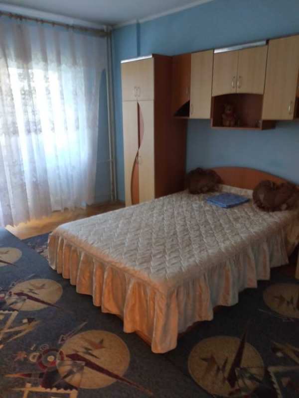 Primesc in gazda doua fete sau doi băieți