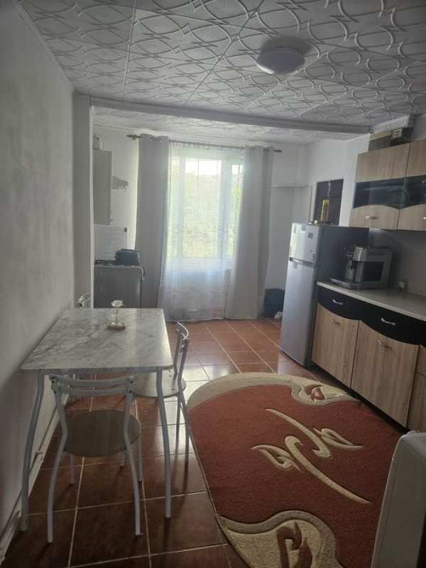 Apartament de închiriat