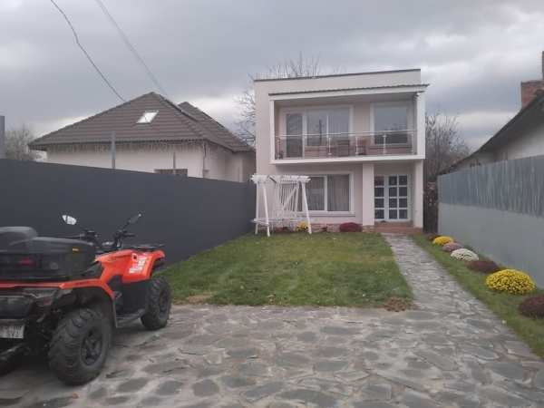 Închiriez casa 3 dormitoare