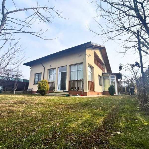 Casă 6 camere – Domnești | 700 mp teren | Mobilată | Terasă | Mansardă