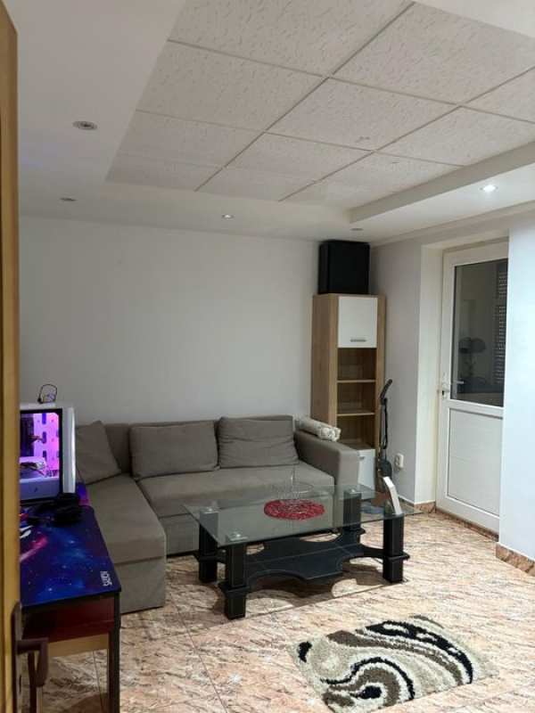 Inchiriez apartament cu 2 camere pe termen lung