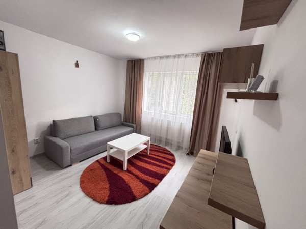 Inchiriez garsoniera Militari Residence