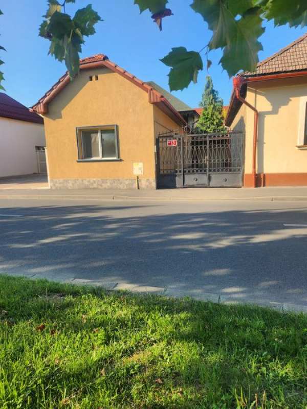 Inchiriez casa Baia mare
