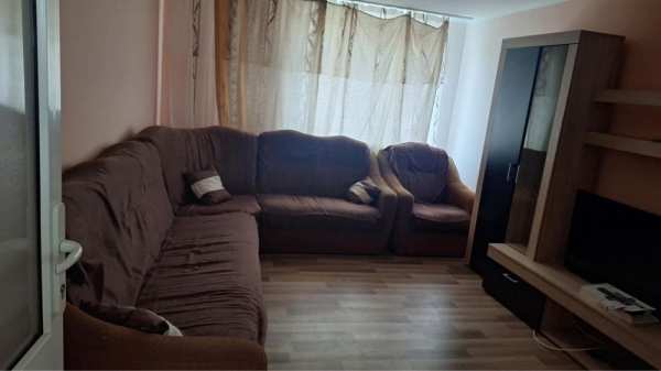 Vand apartament cu 3 camere
