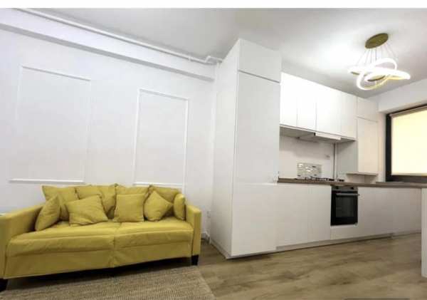 Studio Dublu prima inchiriere