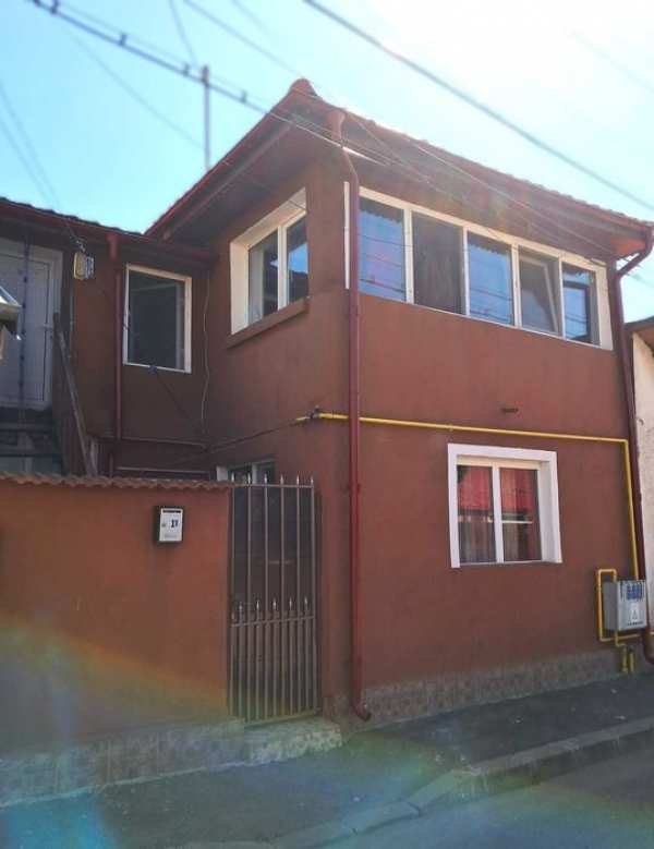 Particular vand casa P+1, 8 camere, 80 mp, Str. Corbita-Rahova, sect 5