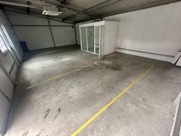 Hala/Spatiu de inchiriat, 42 mp, Zona Eroilor,Floresti