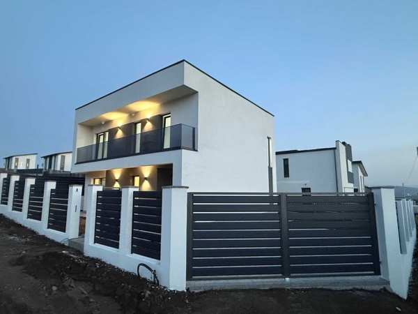 CASA INDIVIDUALA - 132 m2 utili, 173 m2 desfasurati si teren 364 m2