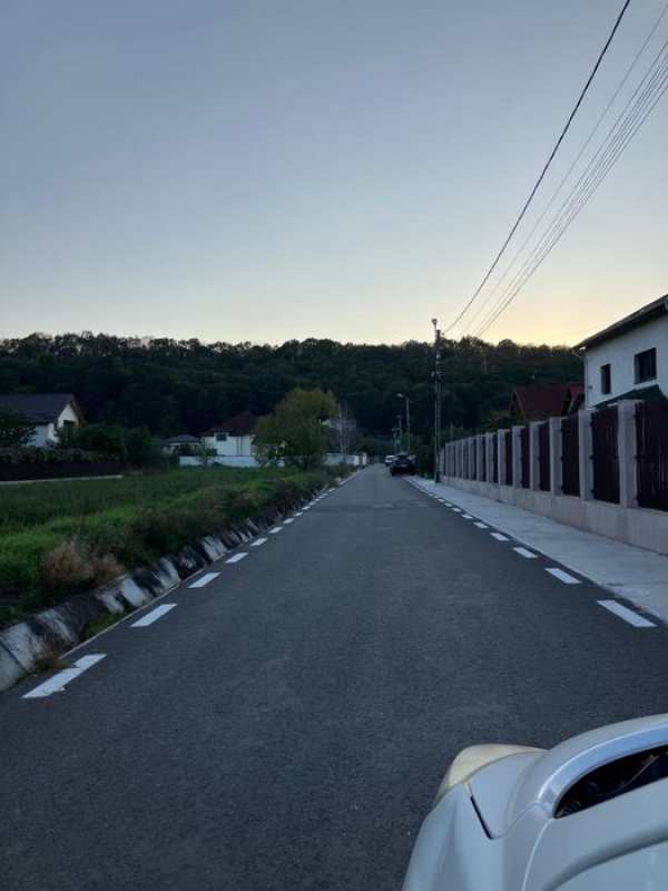 Teren intravilan 600mp utilitati Bascov langa padure