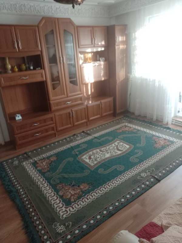 Închiriere apartament 3 camere