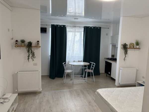 Inchiriez garsoniera (Militari Residence)