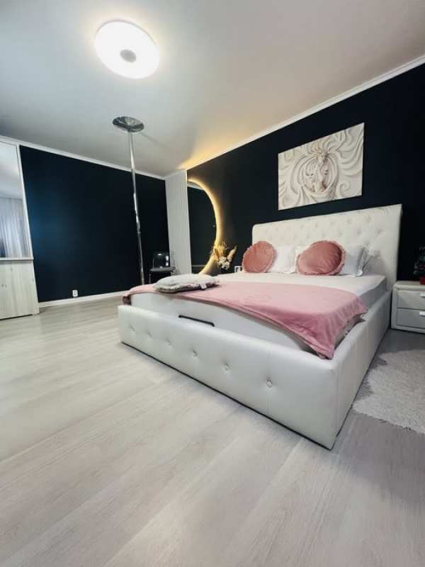 Inchiriez apartament 2 camere, zona Mall Vitan