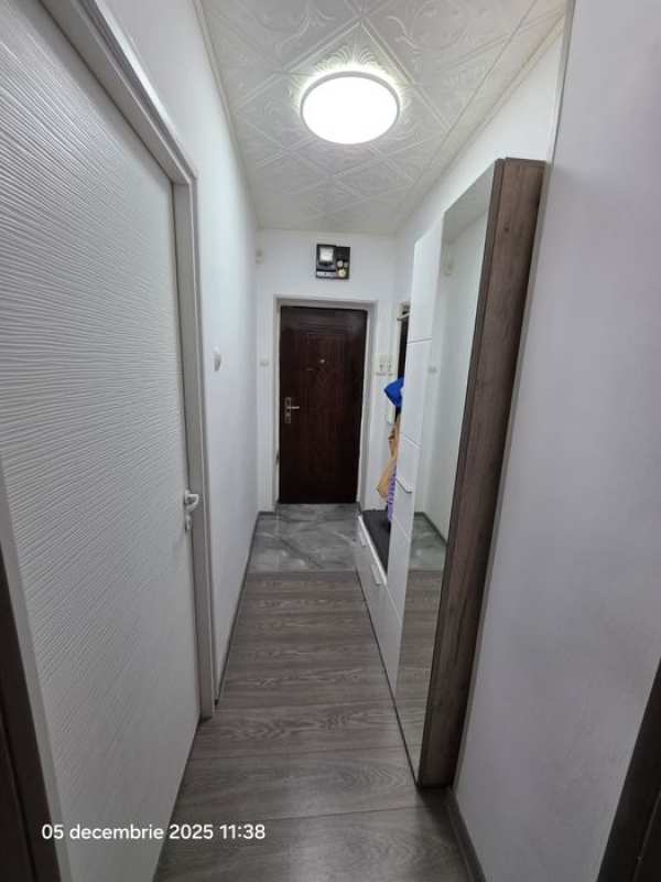 Inchiriez apartament cu 2 camere in Hunedoara!