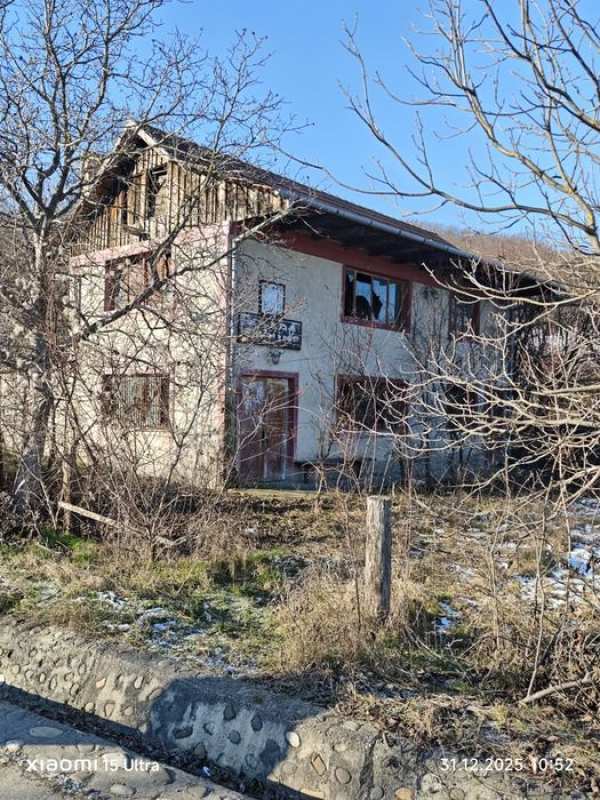 Teren 1.668 mp cu construcție  intravilan Comuna Stefan Cel Mare