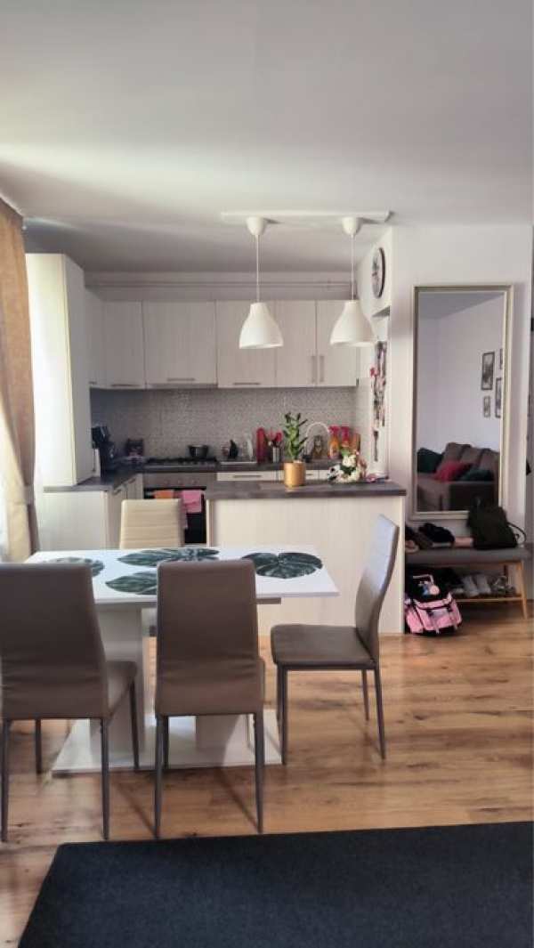 Inchiriez apartament 3 camere Floresti - Tineretului
