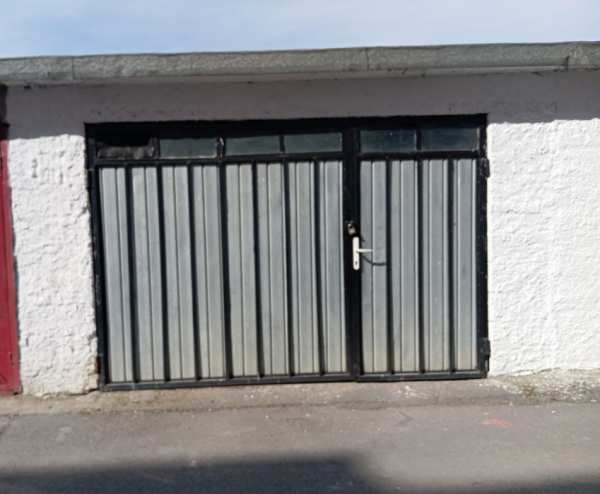 Garaj de vânzare în Zărnești-Blocuri