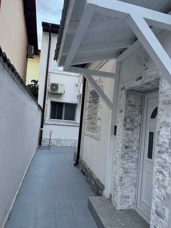 Casa Dubla/ULTRACENTRAL/Liceul Nicolaie Iorga/PtaDomeni