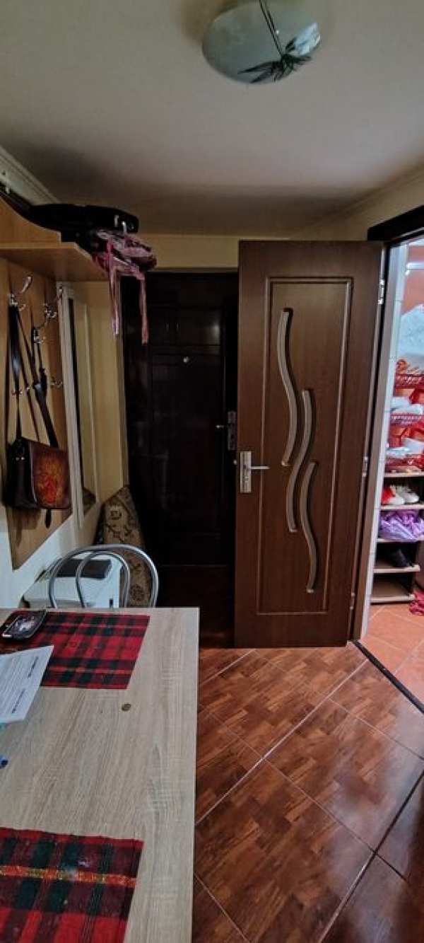 Dau in chirie apartament cu 1 camera