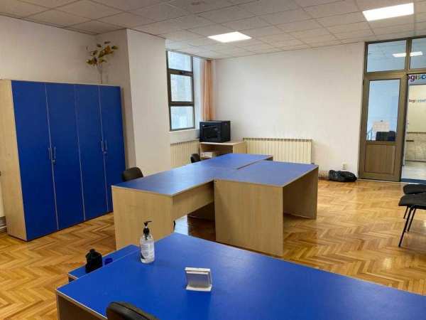 Vand spatiu comercial central