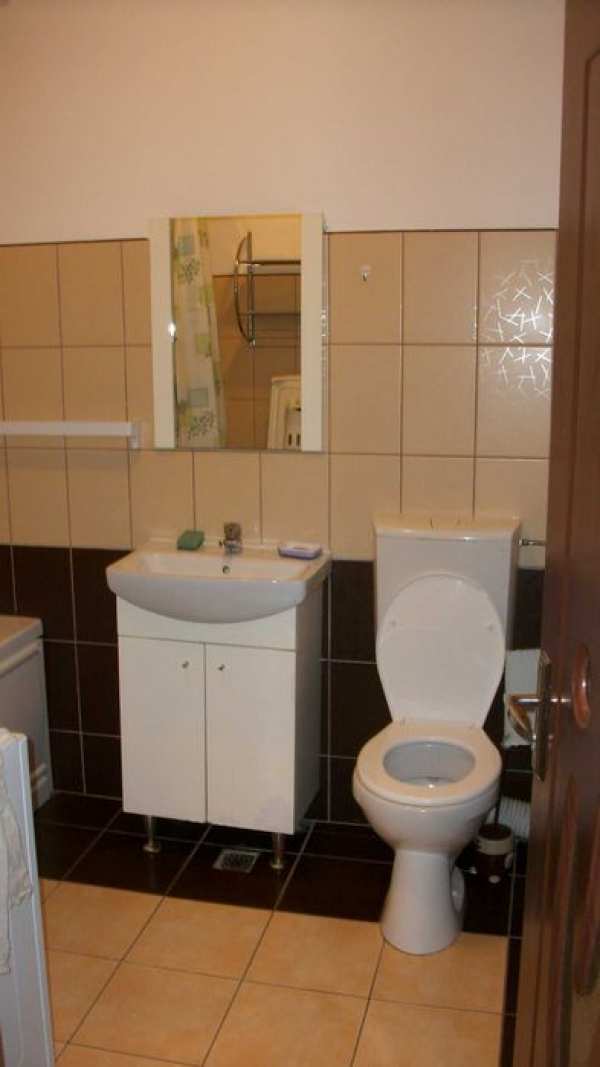 Închiriez garsonieră