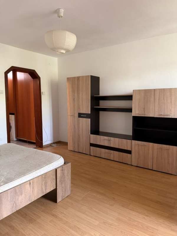 Garsoniera in tatarasi