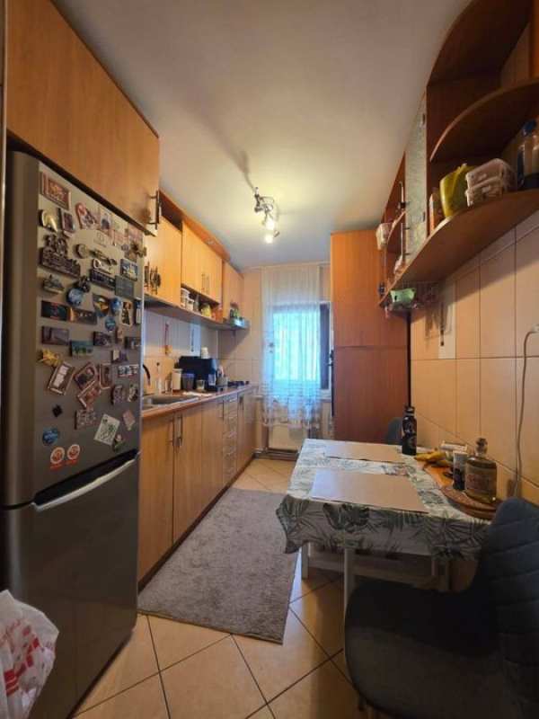 Proprietar vand Apartament 3 camere central