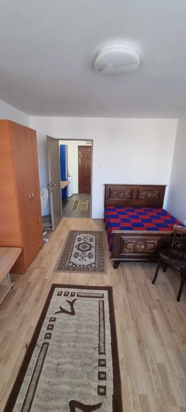 Inchiriez garsonieră,central,Govăndari Resița 33mp.