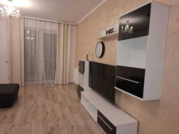 Apartament 2 camere de inchiriat bloc nou cu loc parcare Mamaia
