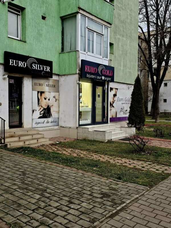 Spatiu comercial Podu ros