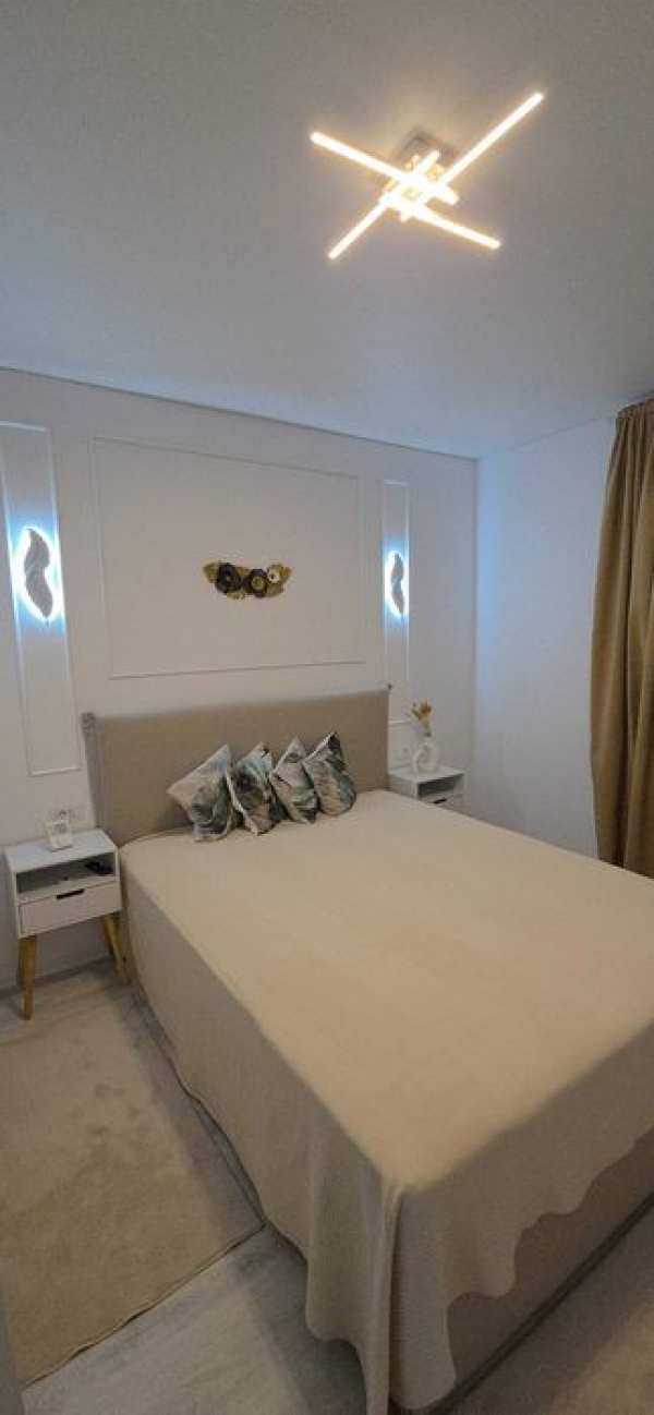 Inchiriez apartament 2 camere tip studio
