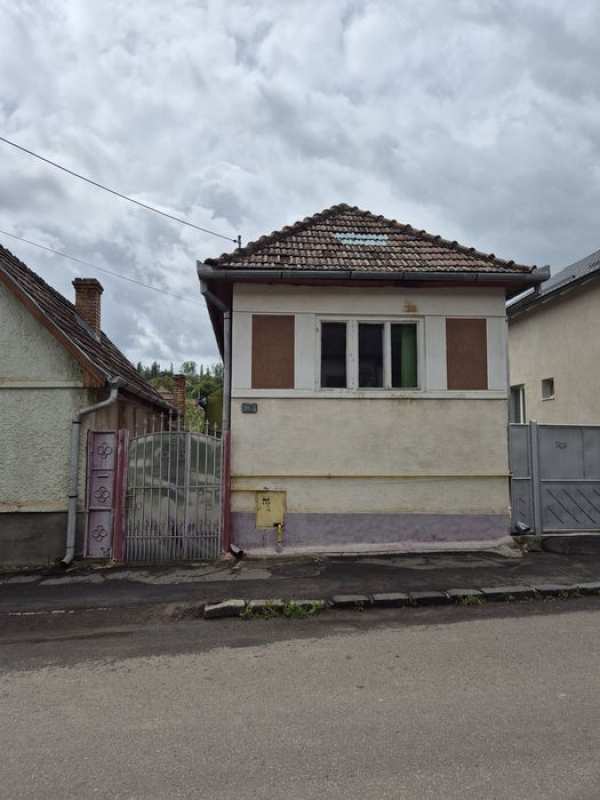 Casă de Vânzare cu etaj / Str. George Coșbuc / Târnăveni