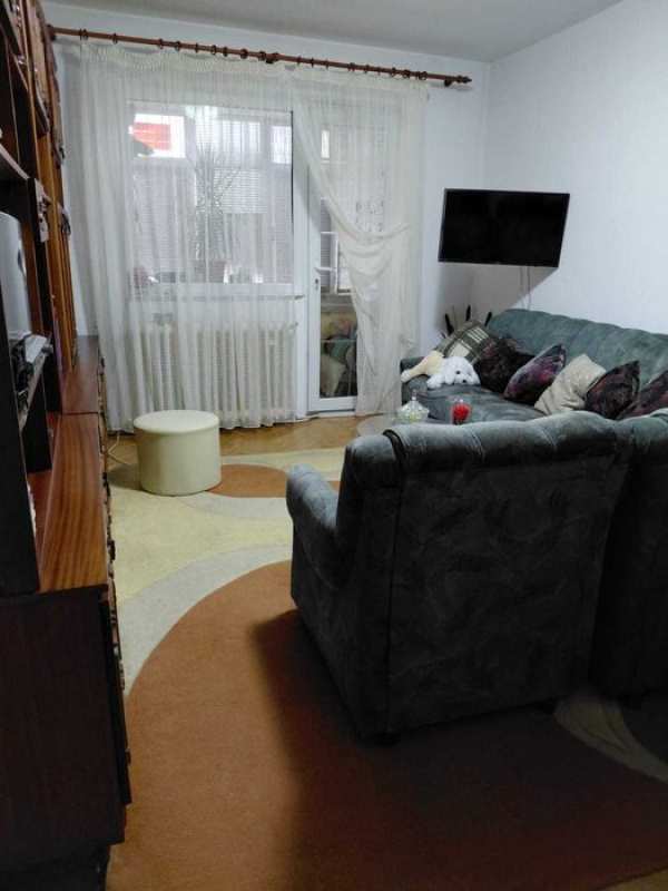 PF - Vand apartament 3 camere, 50m2, etaj 4