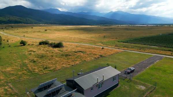 Casa muntii Făgăraș,Valea Berivoi, 80m2 , teren 2000 m2 .etc