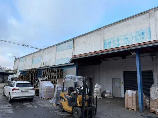 Inchiriez Hala si birouri Zona Giulesti ,  900MP, inaltime 9M si 480MP