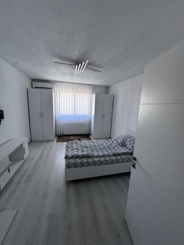 Proprietar, Inchiriez garsoniera zona Astra